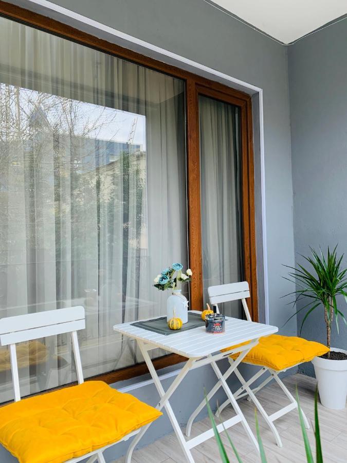 Sweet Apartment In Kutaisi Exterior foto