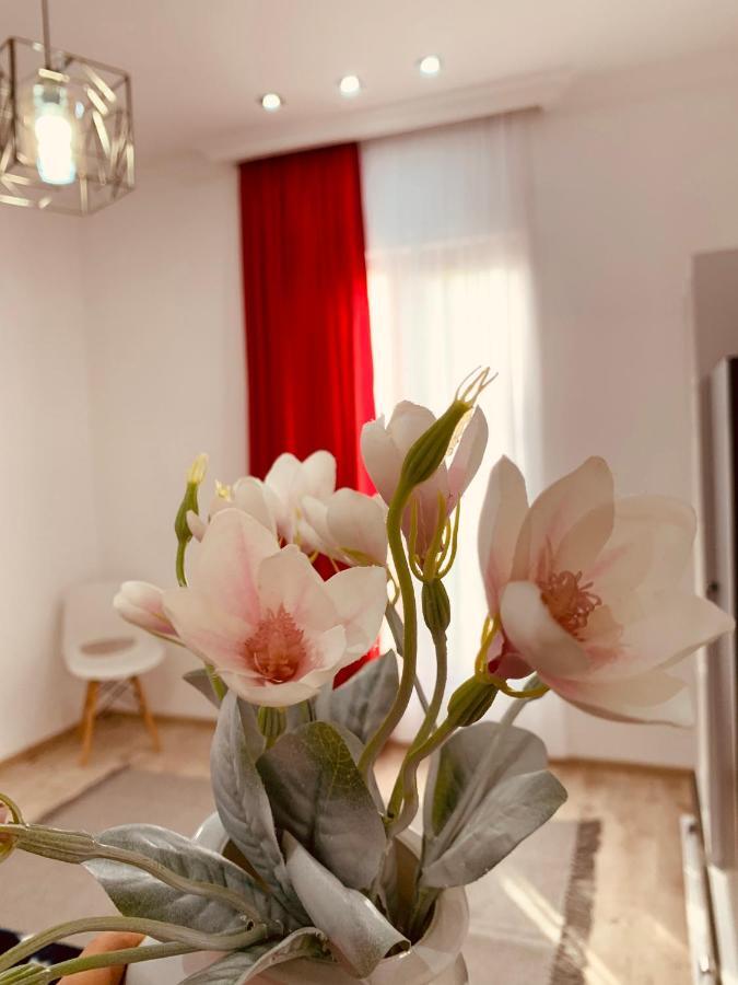 Sweet Apartment In Kutaisi Exterior foto
