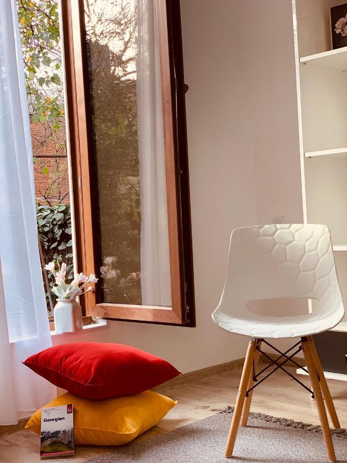 Sweet Apartment In Kutaisi Exterior foto